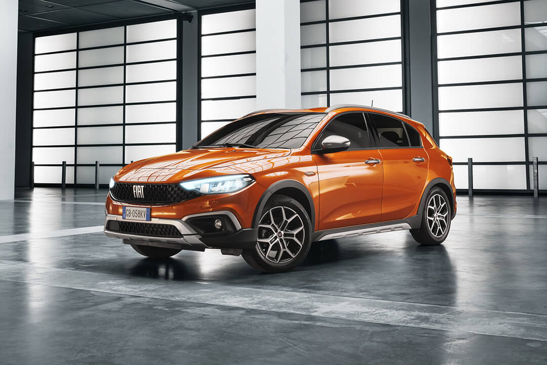 fiat-tipo-5d-cross-front