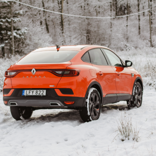 Renault-Arkana-back-road-vinter