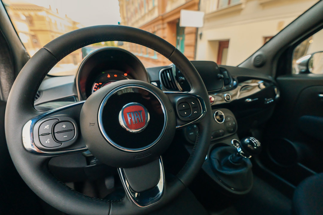 Fiat-500-Hybrid-Steering-Wheel